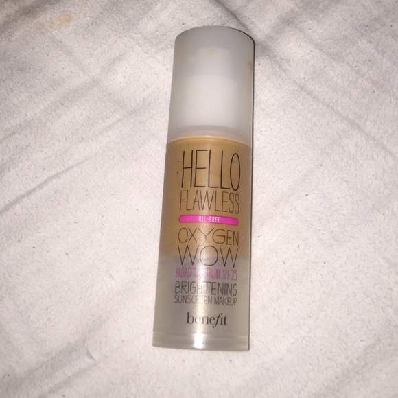 Hello Flawless Foundation "I'm All The Rage" Beige