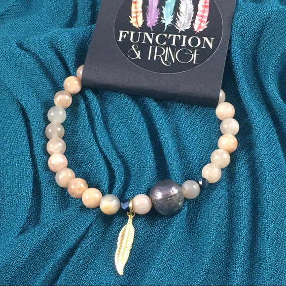 Sunstone and Pearl stretch bracelet