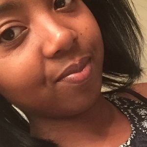 Meet your Posher, Ivania