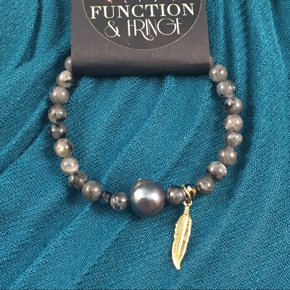 Labradorite and Pearl stretch bracelet
