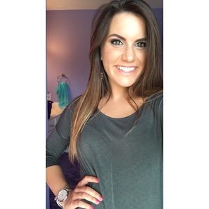 Meet your Posher, Chloe