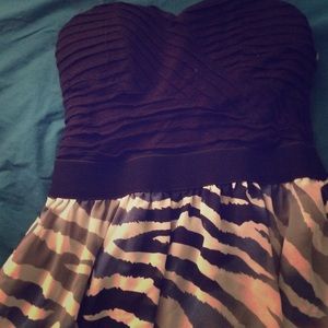 I'm selling a strapless dress Beautiful to wear