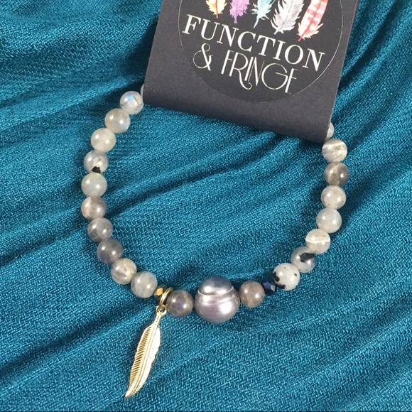 Labradorite and Pearl stretch bracelet