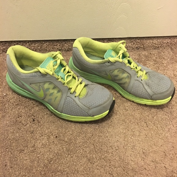 Sale! Nike Dual Fusion STS Sneakers