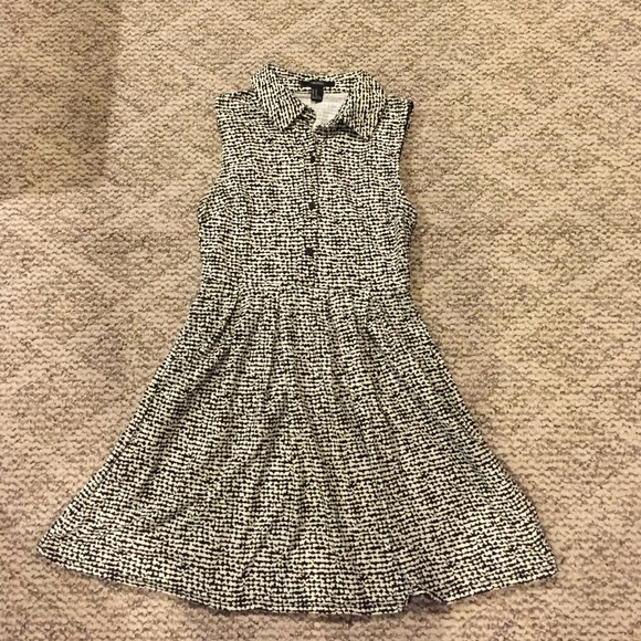 Black and white collared dress with buttons