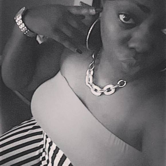 Meet your Posher, Anggiee - Picture 1 of 1