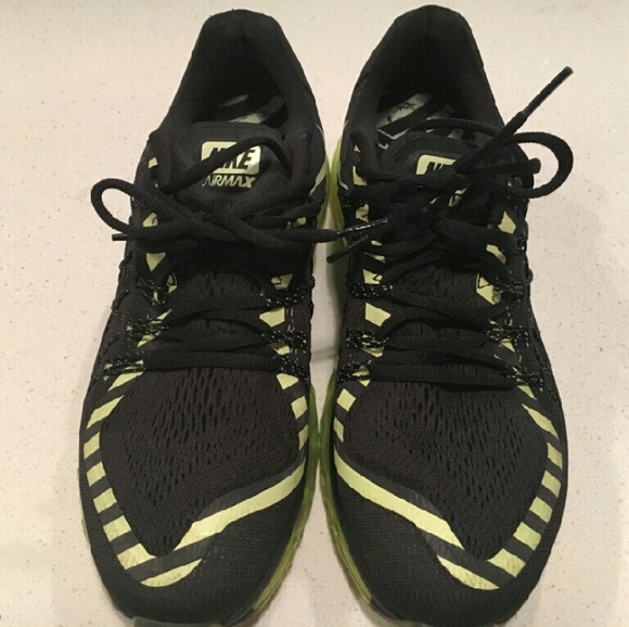 **SOLD** 2015 Nike AIR MAX