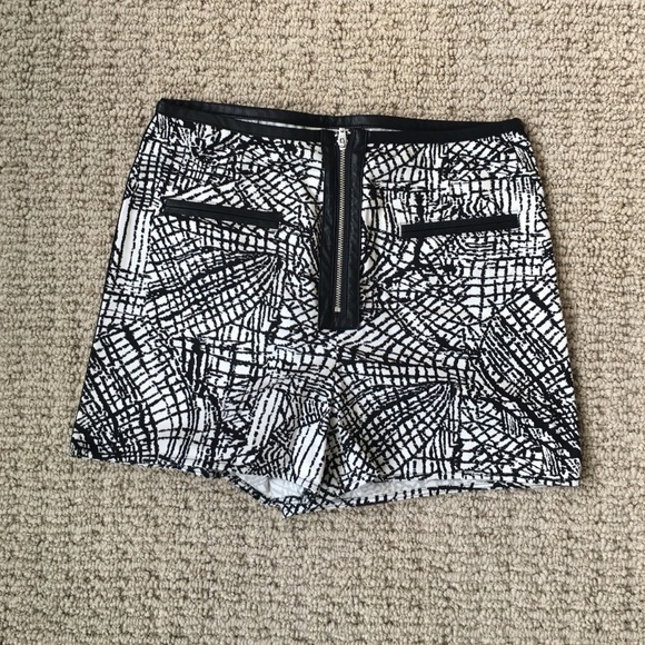 Patterned shorts