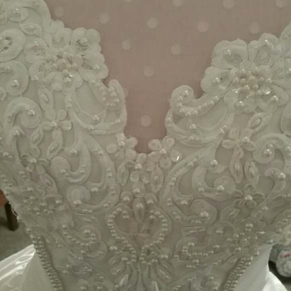 Raw silk boutique wedding gown - Picture 4 of 4