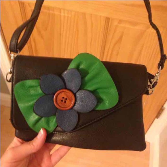 Flower crossbody