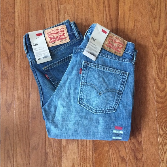 2 Men's Levi Jeans