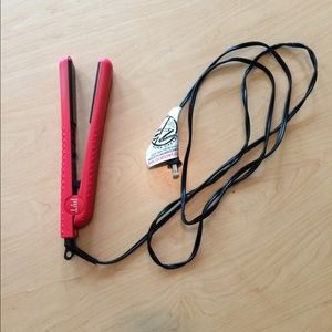P.Y.T Ceramic Straightener