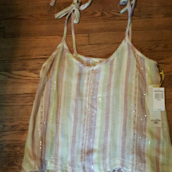 Cute tassel tank by billabong