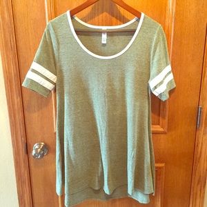 LuLaRoe Perfect T, size M, heather green, EUC