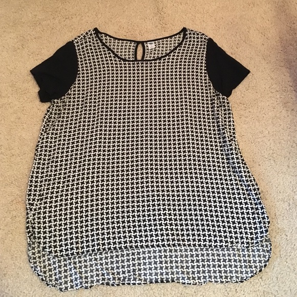 Patterned old navy shirt