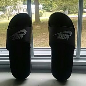 NIKE Sandles