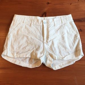 GAP White Linen Shorts. Size 6.
