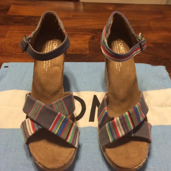 Toms wedges