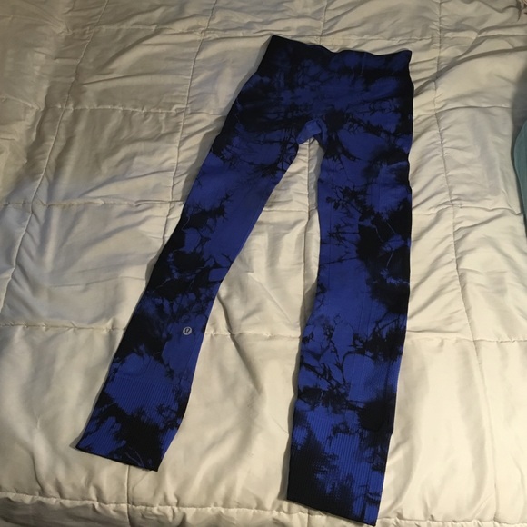 Lululemon Ebb to Street space dye size 4