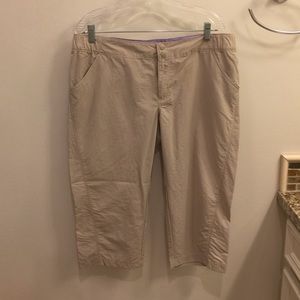 Columbia khaki crop/ Capri PFG fishing pants