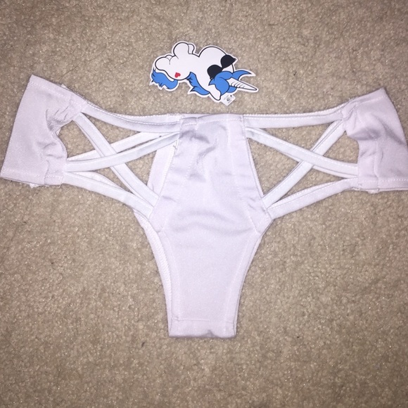 NWT iheartraves White Cutout Bottoms S/M
