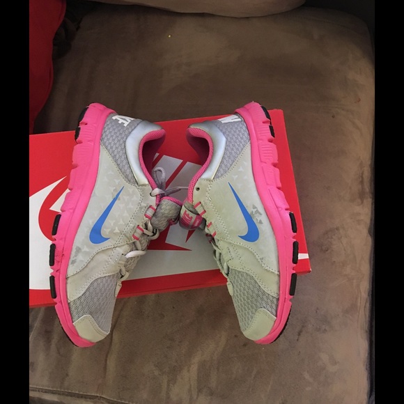 Tenis shoes