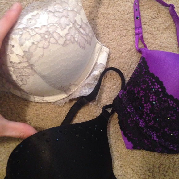 7 Victoria's Secret 34A Miraculous/Bombshell Bras - Picture 4 of 4