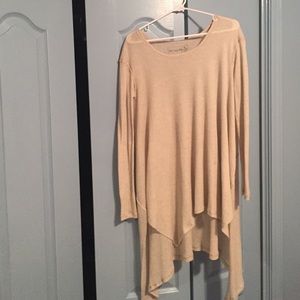 Free people flowy top!