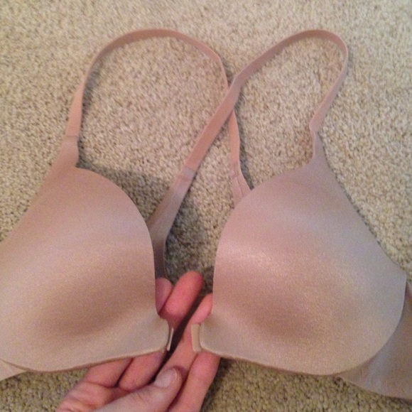 New 34A VS pushup bra, cross straps, front closure - Picture 3 of 3
