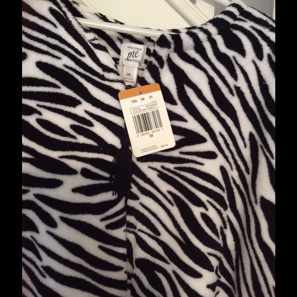 ON SALE! New with Tags Black & White Robe 3X Plus - Picture 2 of 4
