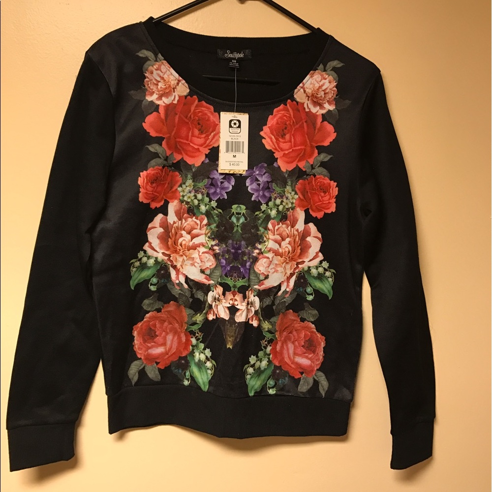 Light weight black sweater w floral design