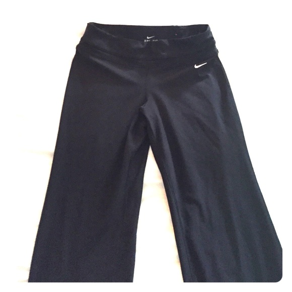 Woman's Nike workout pant - Picture 1 of 1