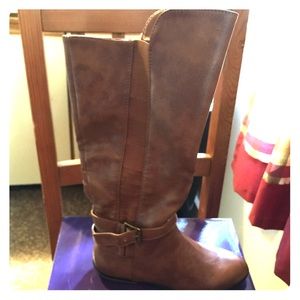 Madden girl size 6 boots