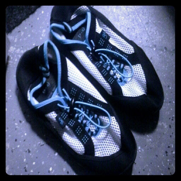 Op water shoes M (7-8) nwot