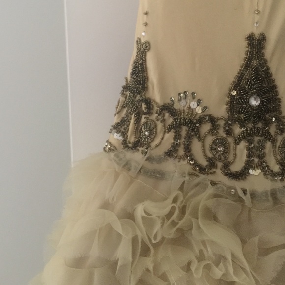 Gold satin, beaded evening gown. - Picture 3 of 4