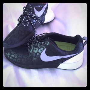Woman's Nike sneakers