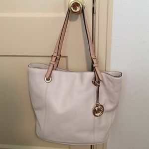 White Michael Kors Bag/Tote