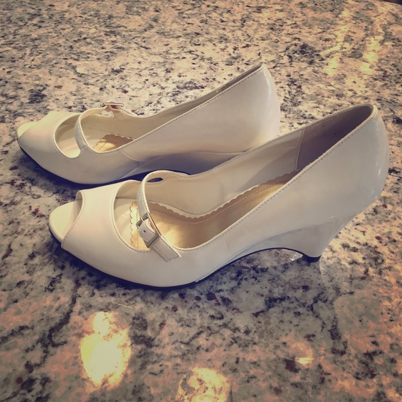 Cream wedges