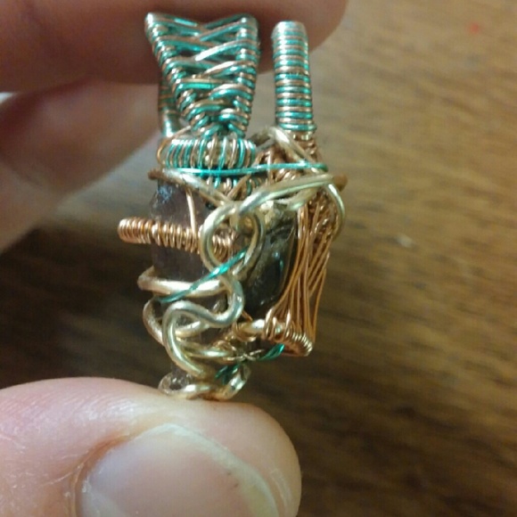 Ripple Wire Wrapped Crystal Necklace - Picture 1 of 2