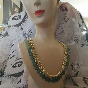 🍒Stunning emerald green beaded bib necklace