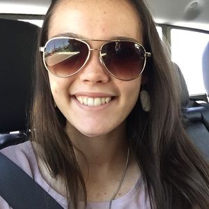 Meet your Posher, Hailey