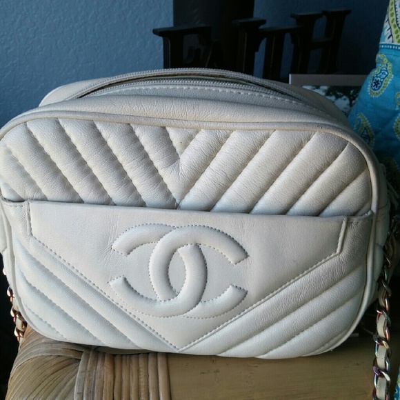 Channel purse