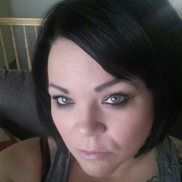 Meet your Posher, Julie - Picture 1 of 1