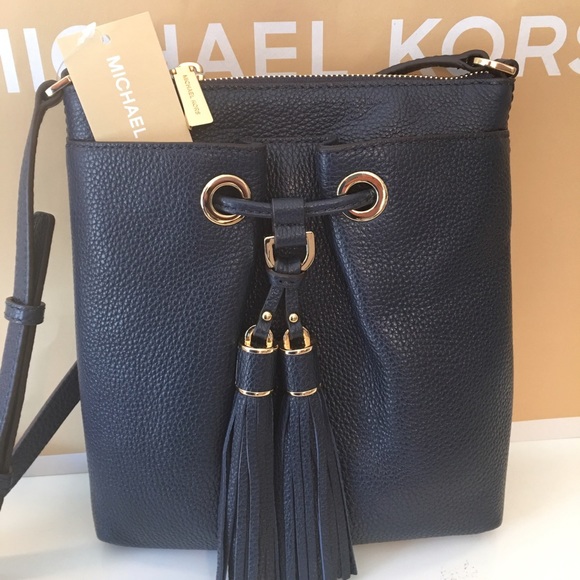 Michael Kors Handbags - MICHAEL KORS👜NEW NAVY CROSSBODY BAG   AUTHENTIC