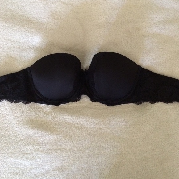 LAST CHANCE Victoria's Secret black lace bra
