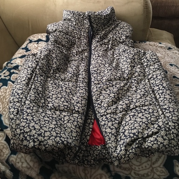 Vera wang Puff vest