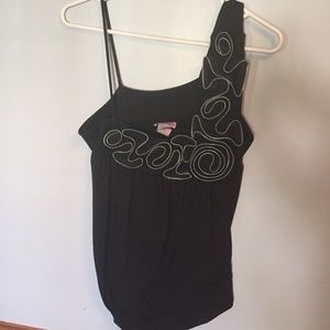 One shoulder top, very flattering with cool design