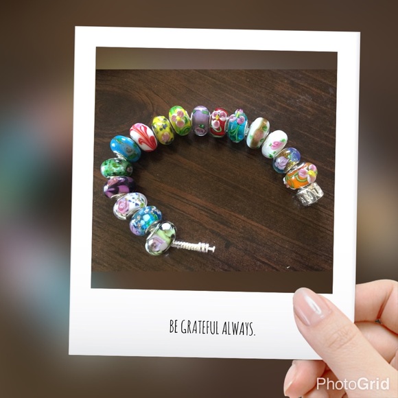 Beautiful glass beads 4 for $10 - Picture 2 of 3