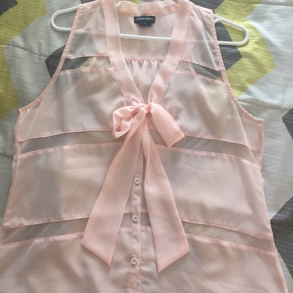 Light Pink high lo Sheer blouse sleeveless - Picture 2 of 3