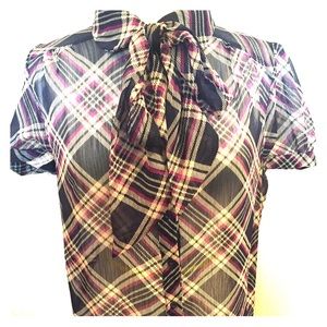 Lovely blouse with bowtie! 😍